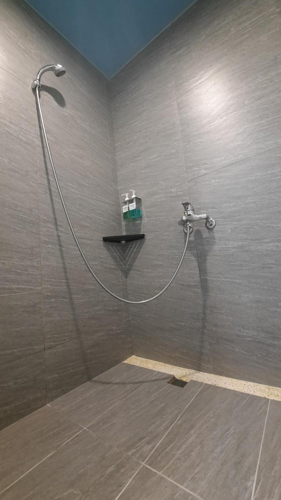 Sun Moon Lake Jinlongshan Bnb Ючи Екстериор снимка