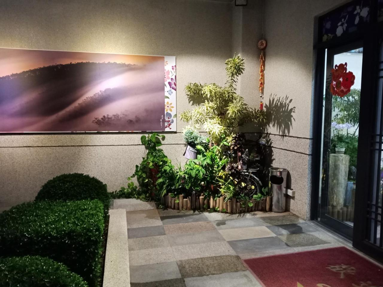 Sun Moon Lake Jinlongshan Bnb Ючи Екстериор снимка